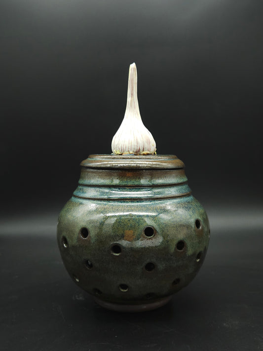 Garlic Keeper